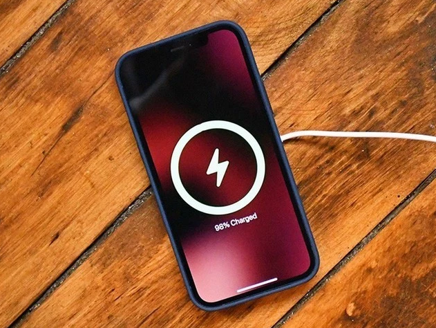 洛江苹果手机维修分享iPhone 12可以随便充电吗 